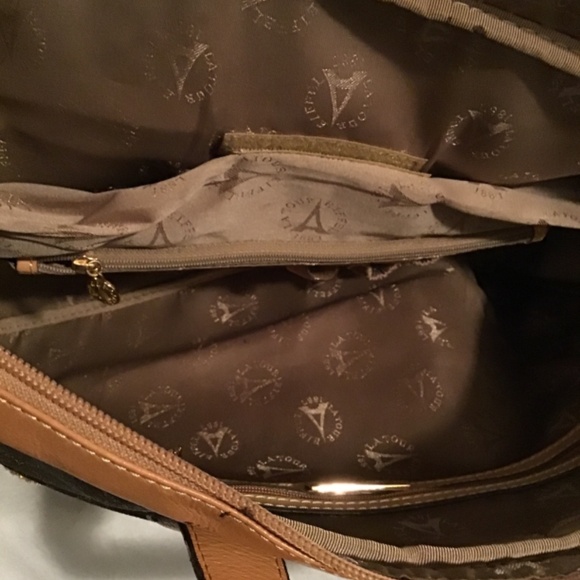 🔥LA TOUR  EIFFEL PARIS, vintage, has wear on leather see pics, gorgeous bag - Picture 15 of 16